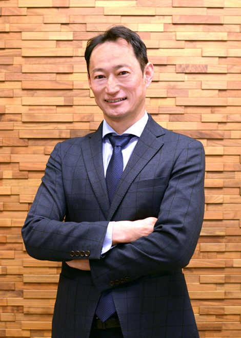 leader image